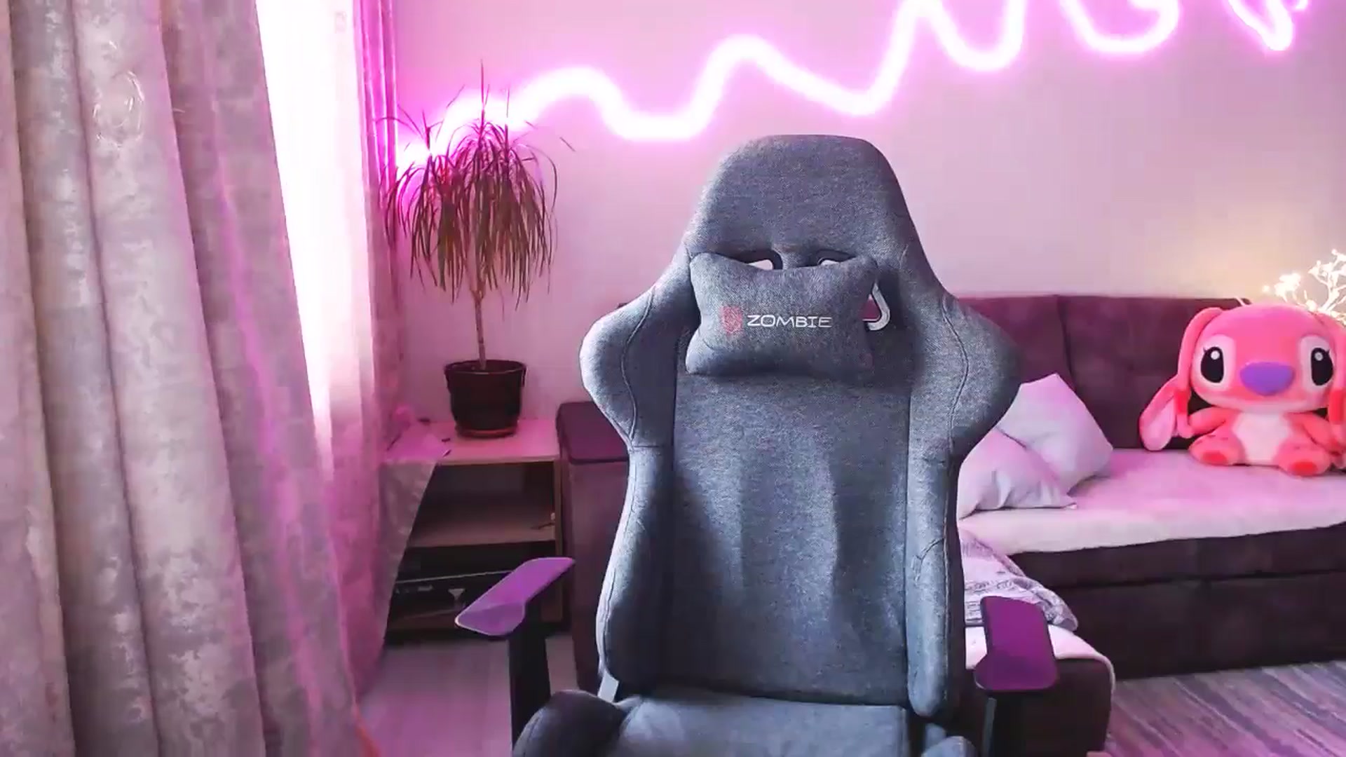 Gallery image thumbnail from BlackLovee's myfreecams stream on, 07/14/2025, 09:08 image 5 of 20