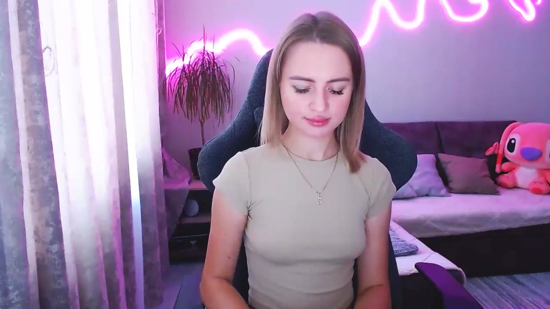 Gallery image thumbnail from BlackLovee's myfreecams stream on, 07/17/2025, 11:14 image 13 of 20