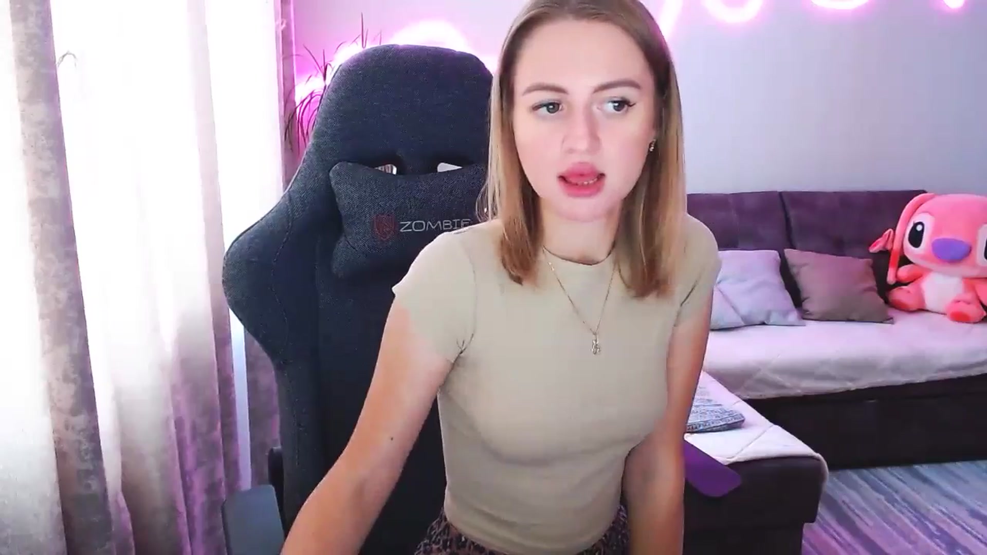 Gallery image thumbnail from BlackLovee's myfreecams stream on, 07/17/2025, 11:40 image 6 of 20