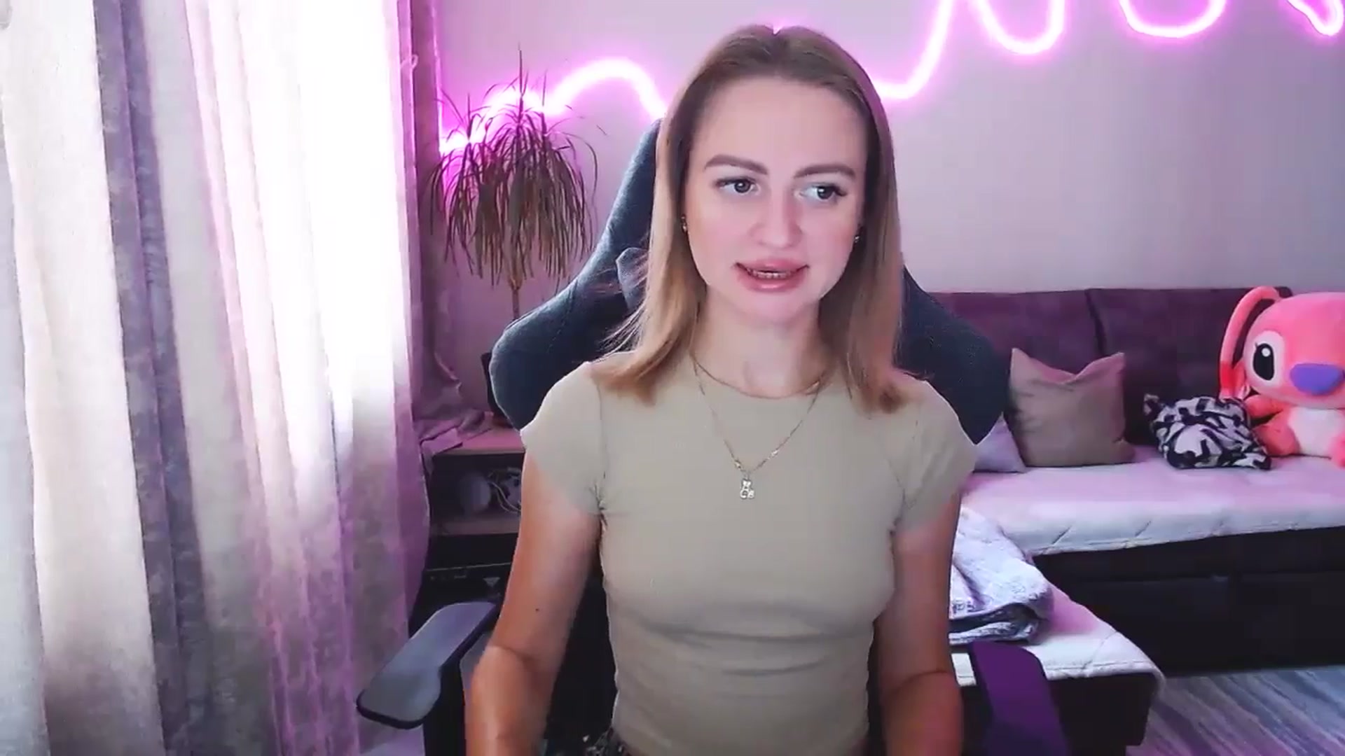 Gallery image thumbnail from BlackLovee's myfreecams stream on, 07/18/2025, 07:59 image 2 of 20
