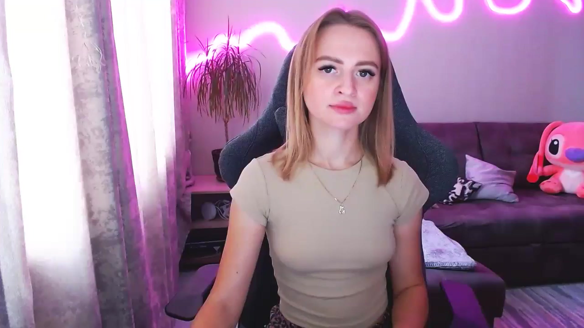 Gallery image thumbnail from BlackLovee's myfreecams stream on, 07/21/2025, 10:53 image 5 of 20