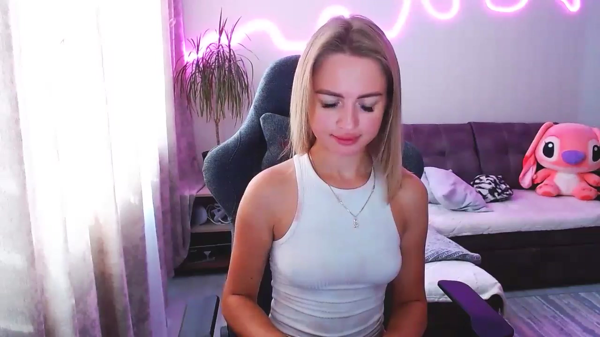 Gallery image thumbnail from BlackLovee's myfreecams stream on, 08/10/2025, 12:51 image 6 of 20