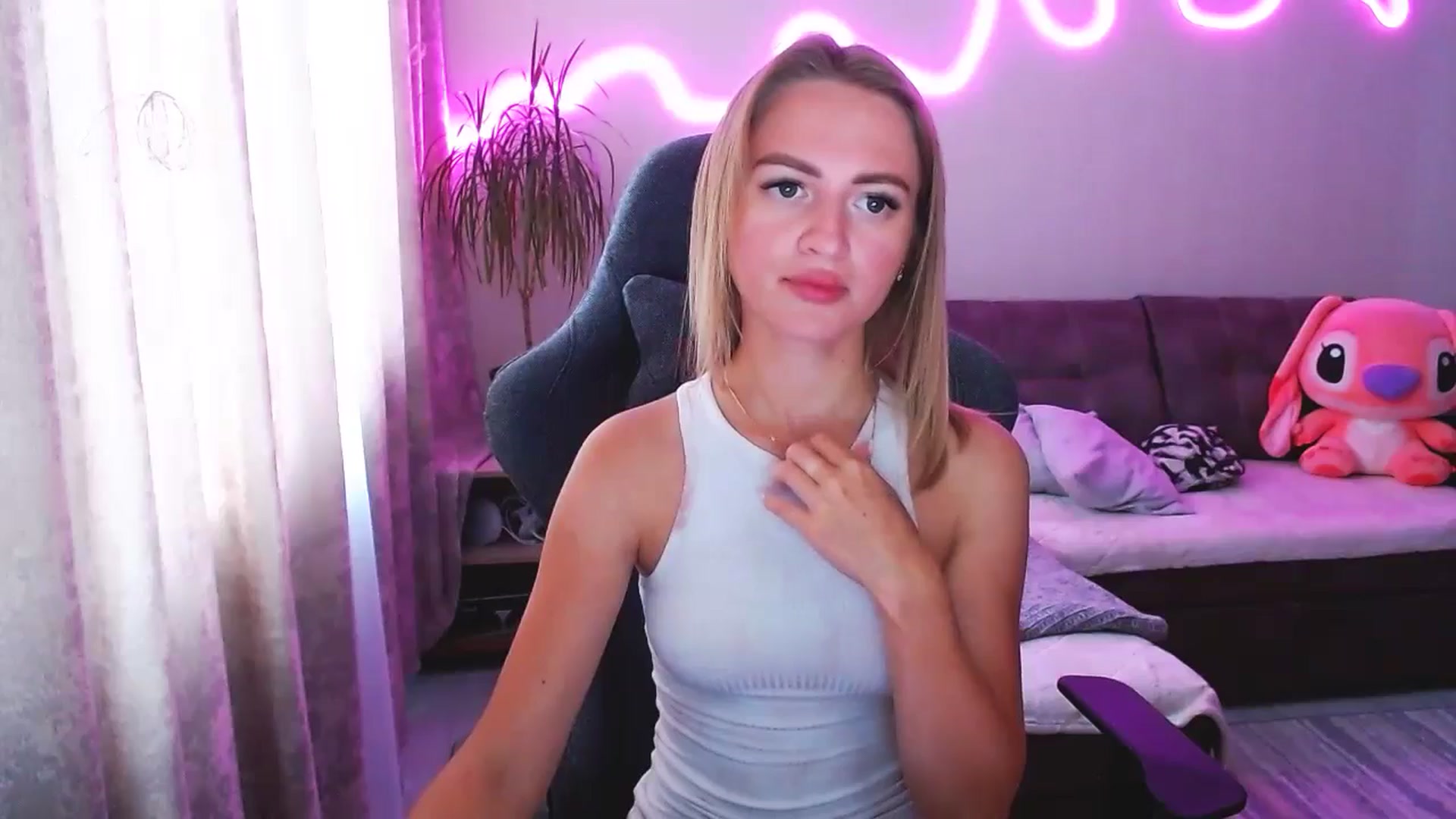 Gallery image thumbnail from BlackLovee's myfreecams stream on, 08/10/2025, 12:51 image 9 of 20