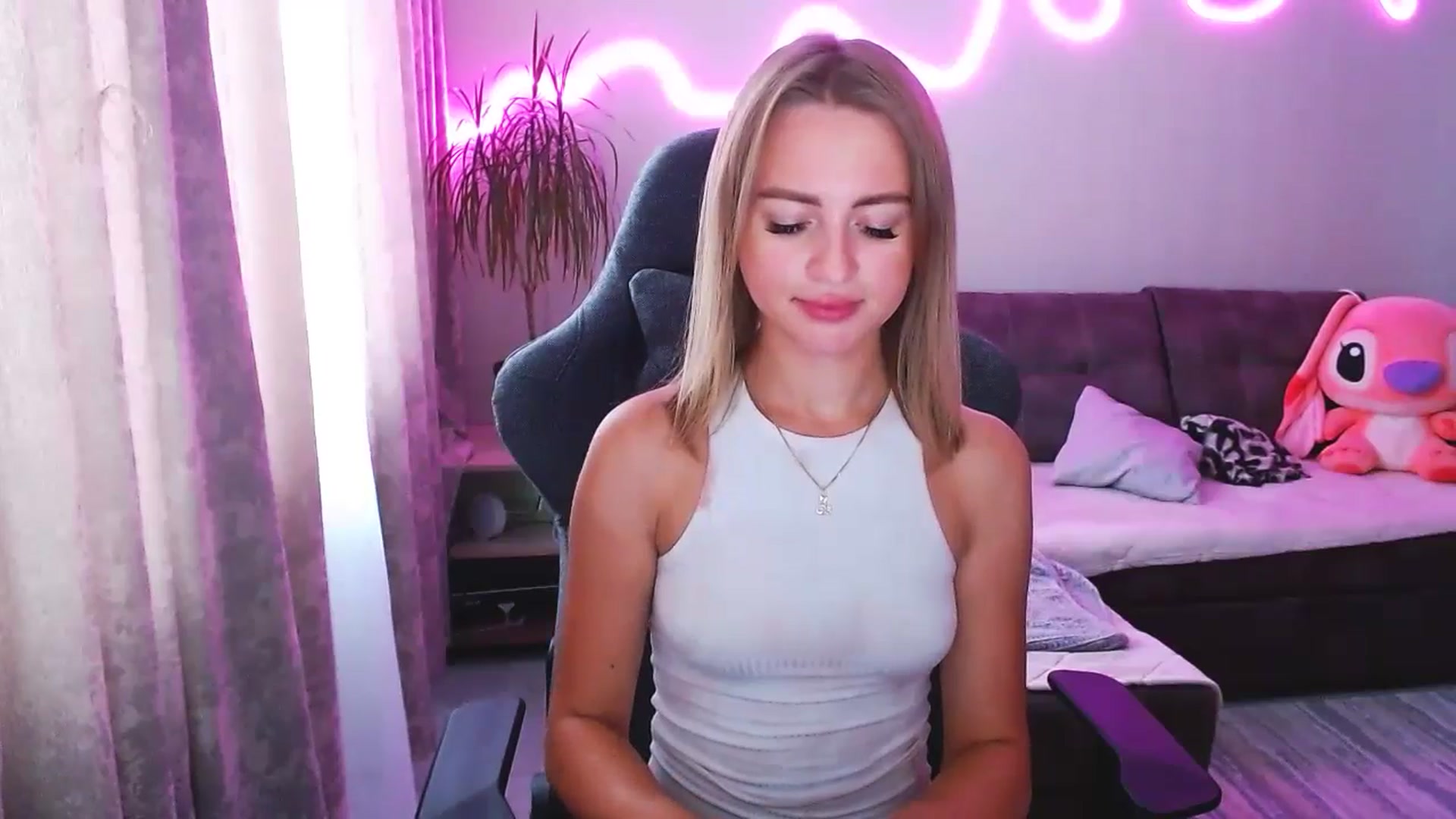 Gallery image thumbnail from BlackLovee's myfreecams stream on, 08/11/2025, 14:46 image 10 of 20
