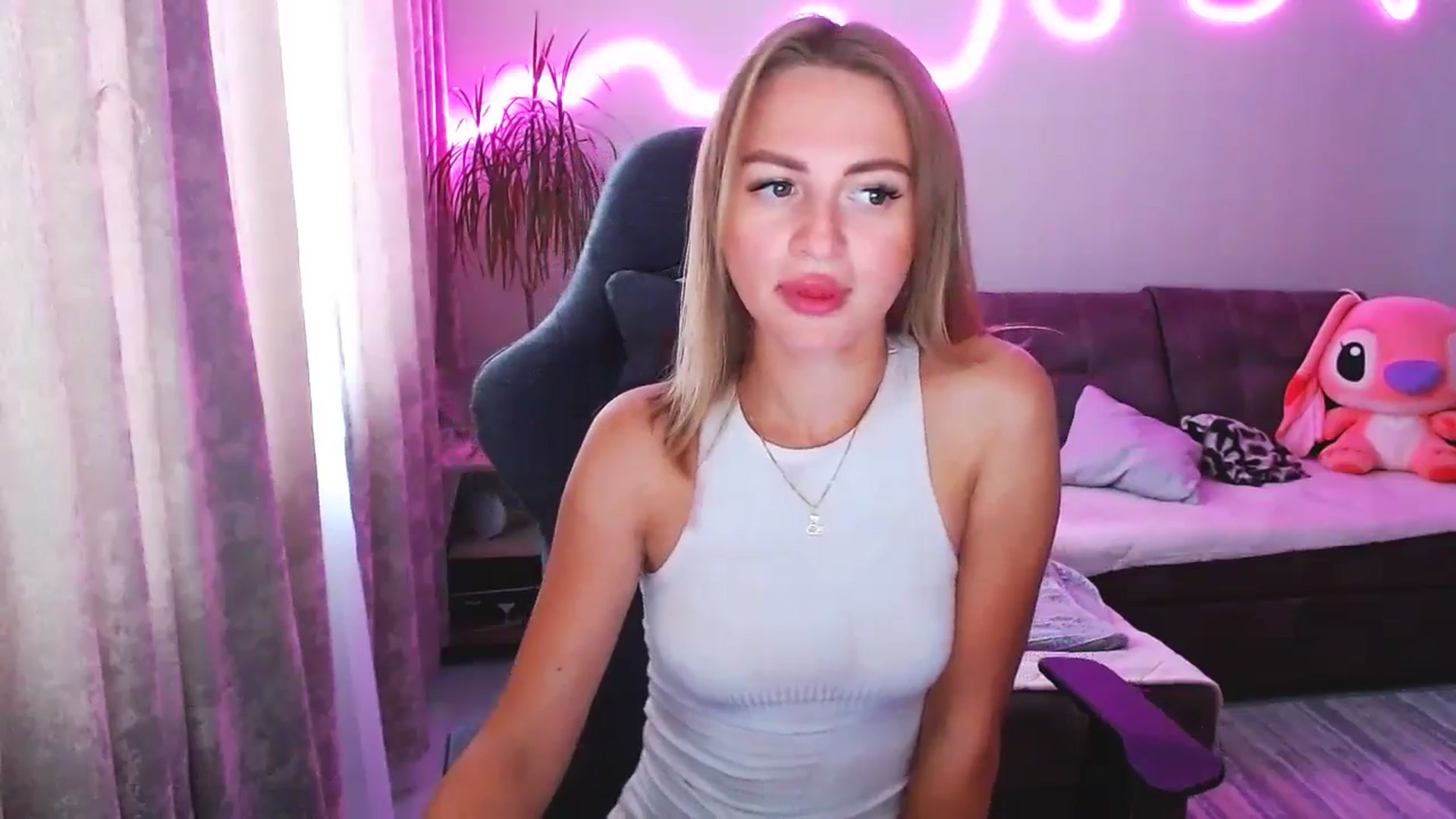 Gallery image thumbnail from BlackLovee's myfreecams stream on, 08/11/2025, 14:46 image 13 of 20