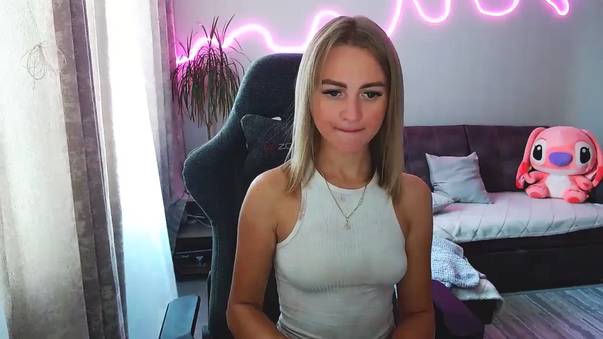 Gallery image thumbnail from BlackLovee's myfreecams stream on, 08/18/2025, 08:11 image 10 of 20