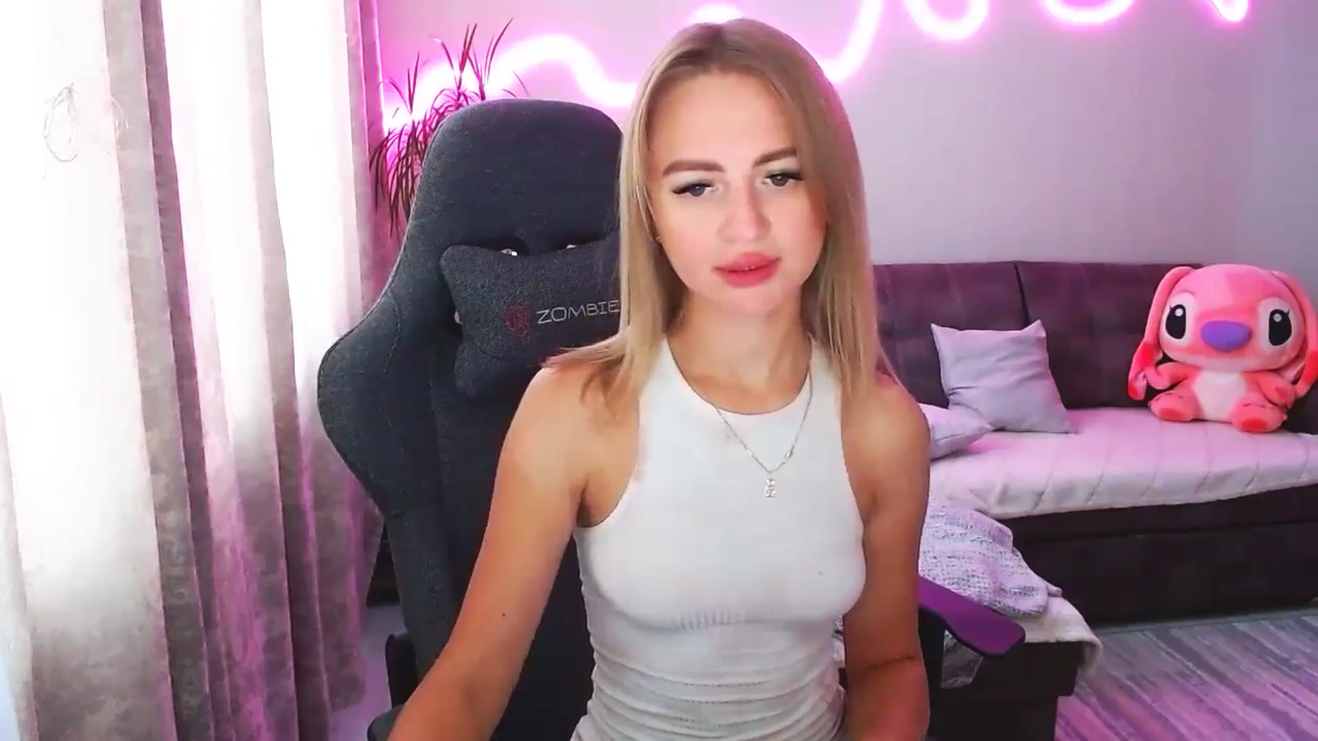 Gallery image thumbnail from BlackLovee's myfreecams stream on, 08/18/2025, 08:59 image 16 of 20