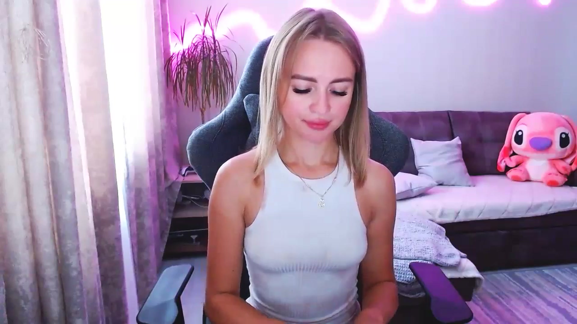 Gallery image thumbnail from BlackLovee's myfreecams stream on, 08/18/2025, 13:03 image 5 of 20