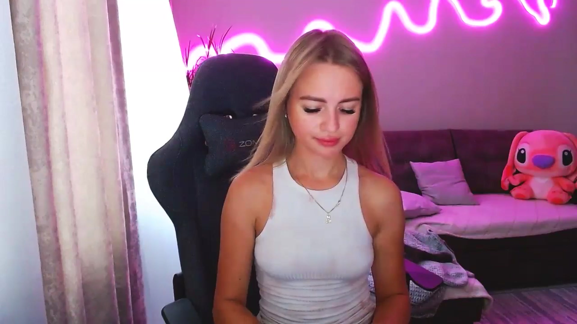 Gallery image thumbnail from BlackLovee's myfreecams stream on, 08/18/2025, 14:11 image 19 of 20