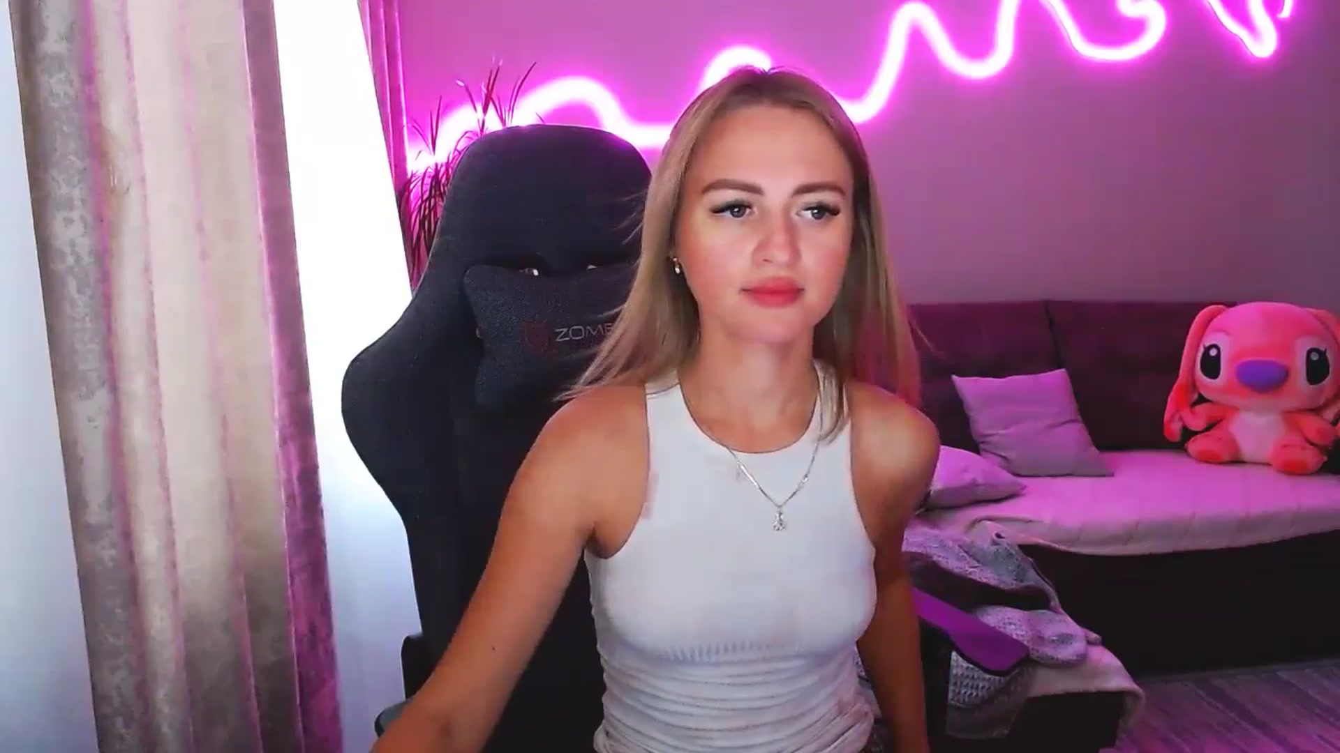 Gallery image thumbnail from BlackLovee's myfreecams stream on, 08/18/2025, 14:11 image 15 of 20