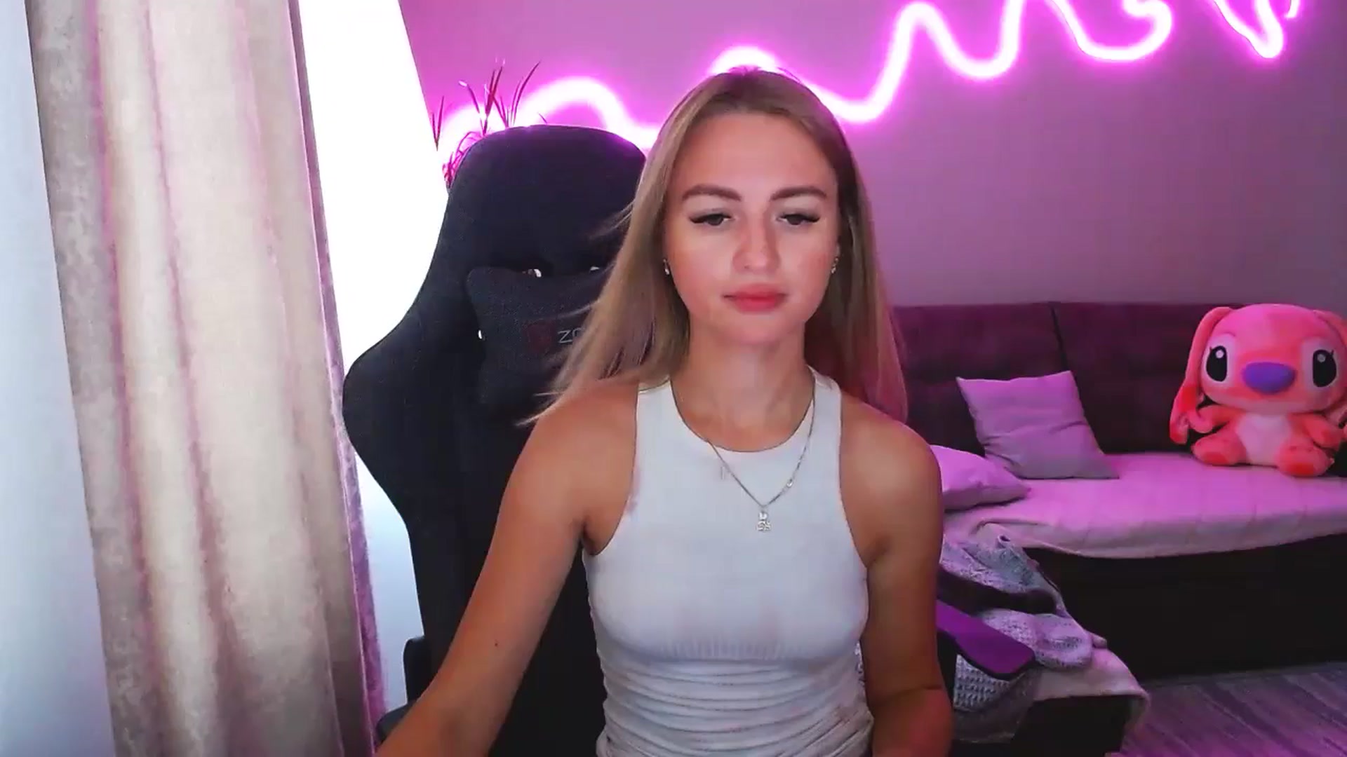 Gallery image thumbnail from BlackLovee's myfreecams stream on, 08/18/2025, 14:11 image 18 of 20