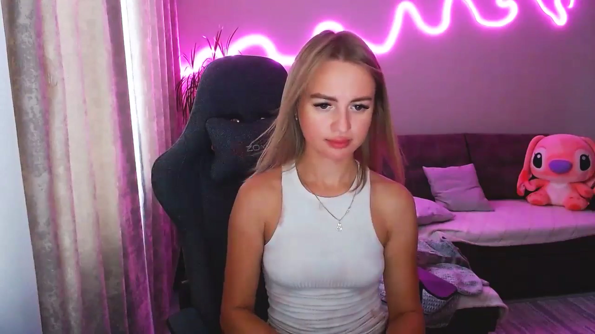 Gallery image thumbnail from BlackLovee's myfreecams stream on, 08/18/2025, 14:11 image 12 of 20
