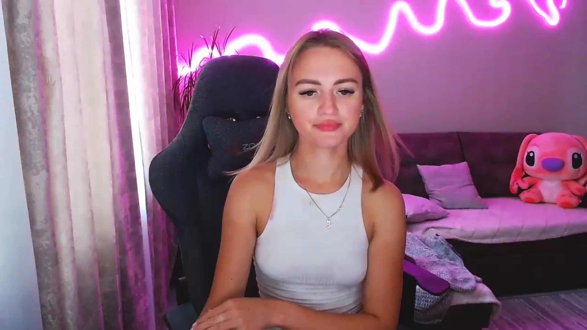Gallery image thumbnail from BlackLovee's myfreecams stream on, 08/18/2025, 14:11 image 1 of 20