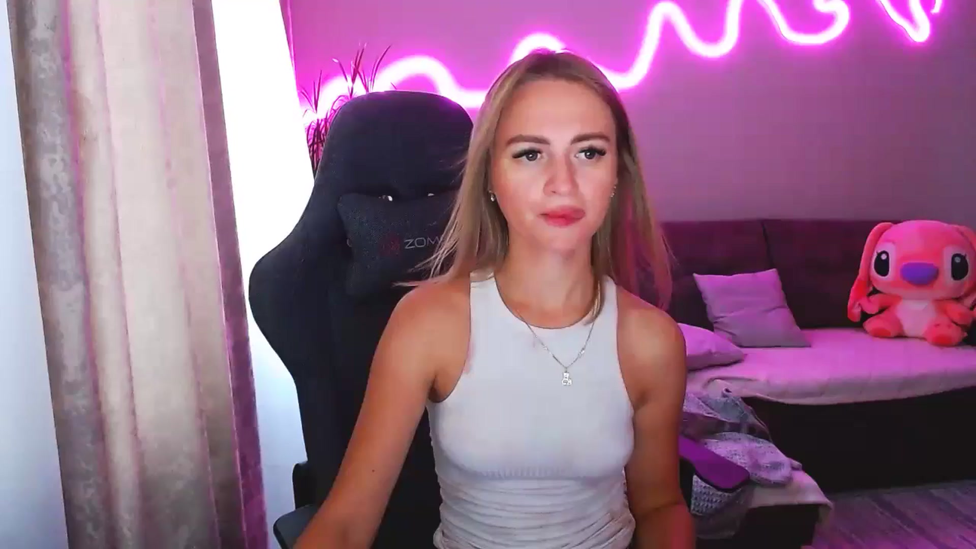 Gallery image thumbnail from BlackLovee's myfreecams stream on, 08/18/2025, 14:11 image 10 of 20