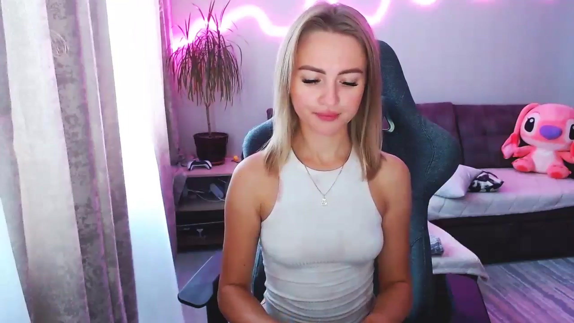 Gallery image thumbnail from BlackLovee's myfreecams stream on, 08/19/2025, 08:12 image 13 of 20