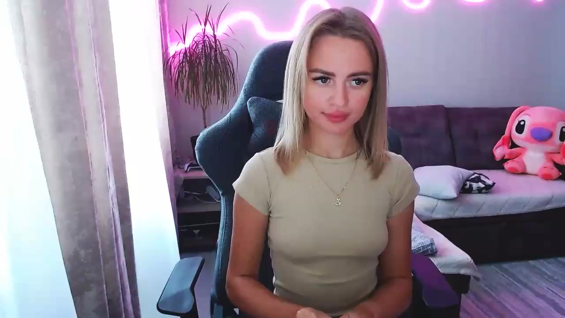 Gallery image thumbnail from BlackLovee's myfreecams stream on, 08/19/2025, 08:48 image 16 of 20