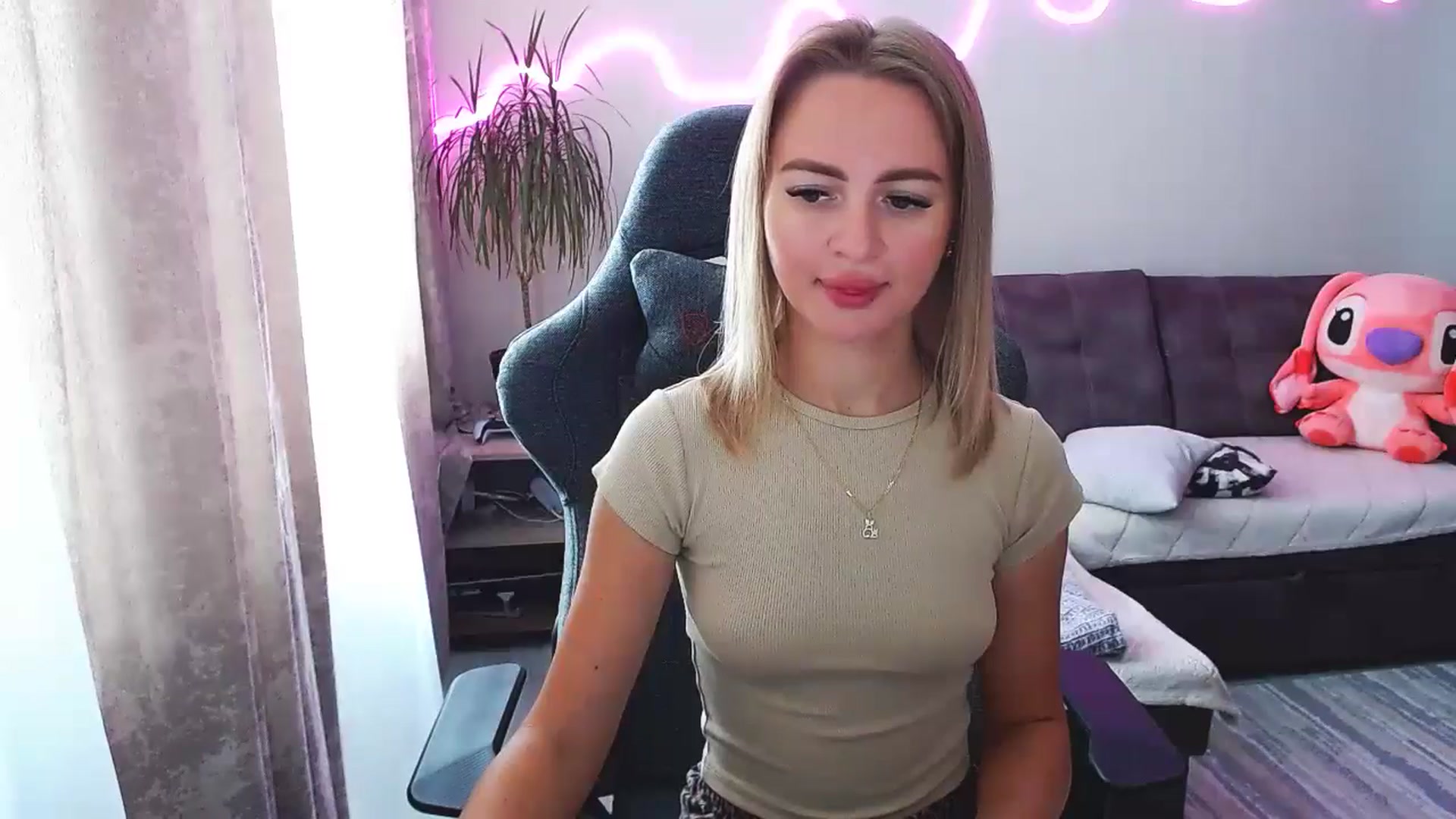 Gallery image thumbnail from BlackLovee's myfreecams stream on, 08/19/2025, 08:48 image 18 of 20