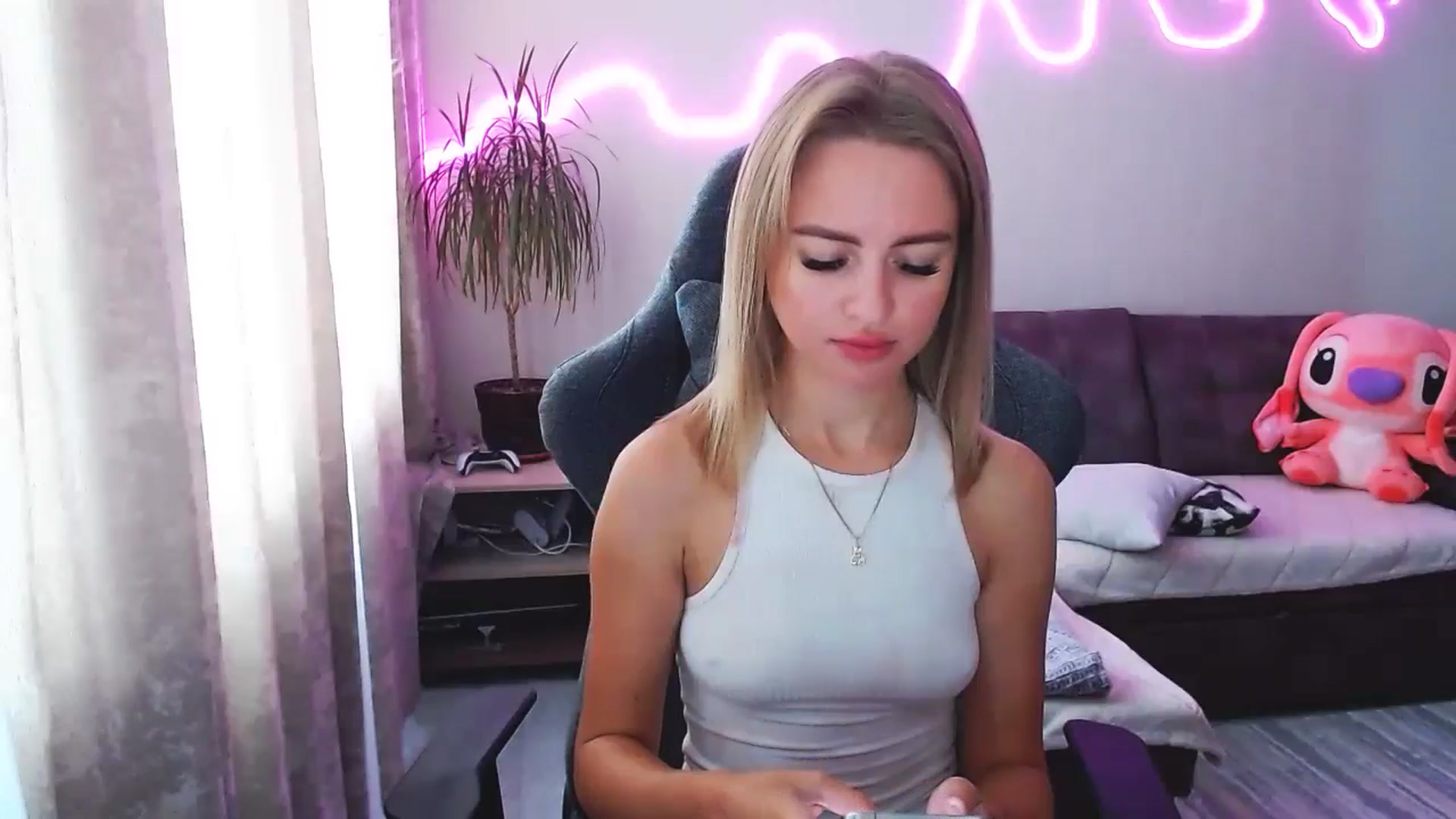 Gallery image thumbnail from BlackLovee's myfreecams stream on, 08/19/2025, 10:01 image 3 of 20