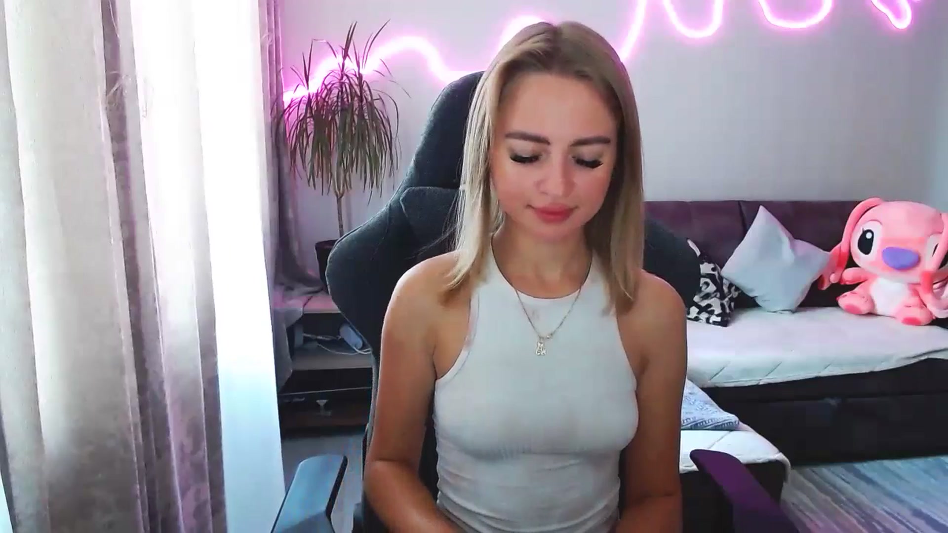 Gallery image thumbnail from BlackLovee's myfreecams stream on, 08/23/2025, 08:25 image 13 of 20