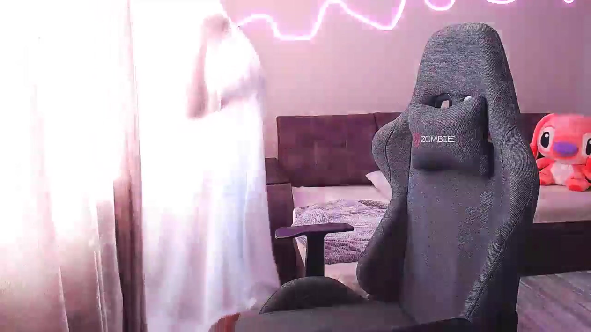 Gallery image thumbnail from BlackLovee's myfreecams stream on, 08/27/2025, 10:56 image 17 of 20