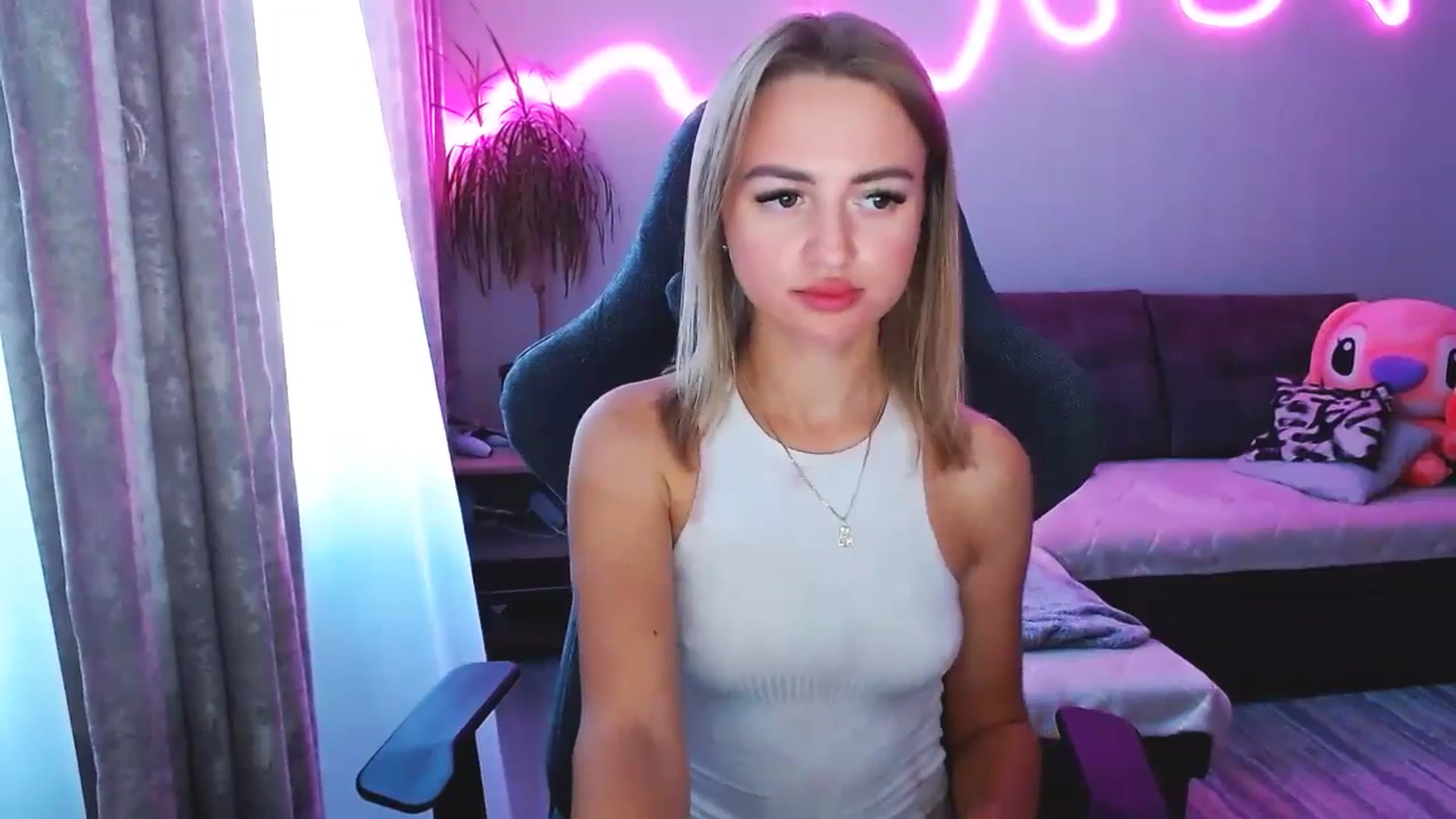 Gallery image thumbnail from BlackLovee's myfreecams stream on, 08/27/2025, 14:26 image 13 of 20