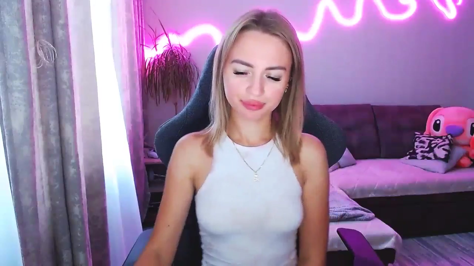 Gallery image thumbnail from BlackLovee's myfreecams stream on, 08/27/2025, 14:50 image 18 of 20