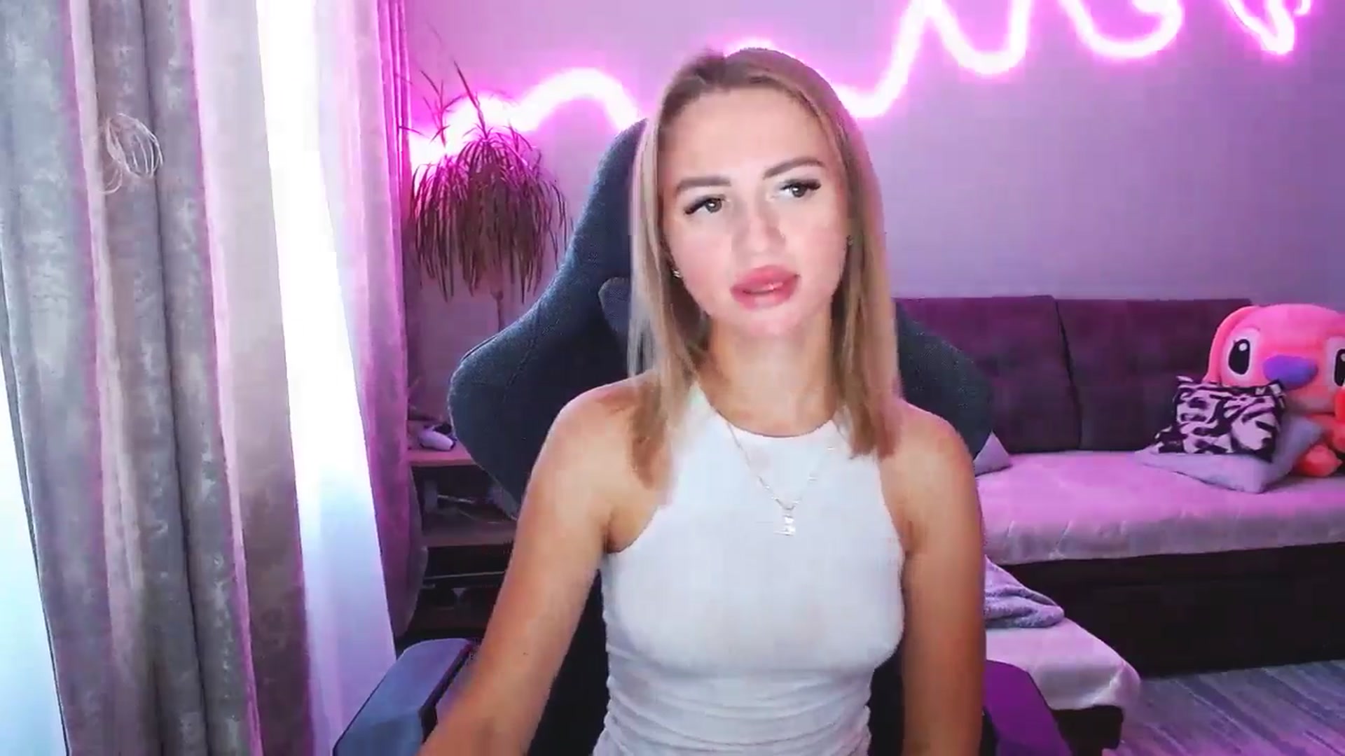 Gallery image thumbnail from BlackLovee's myfreecams stream on, 08/27/2025, 14:50 image 19 of 20