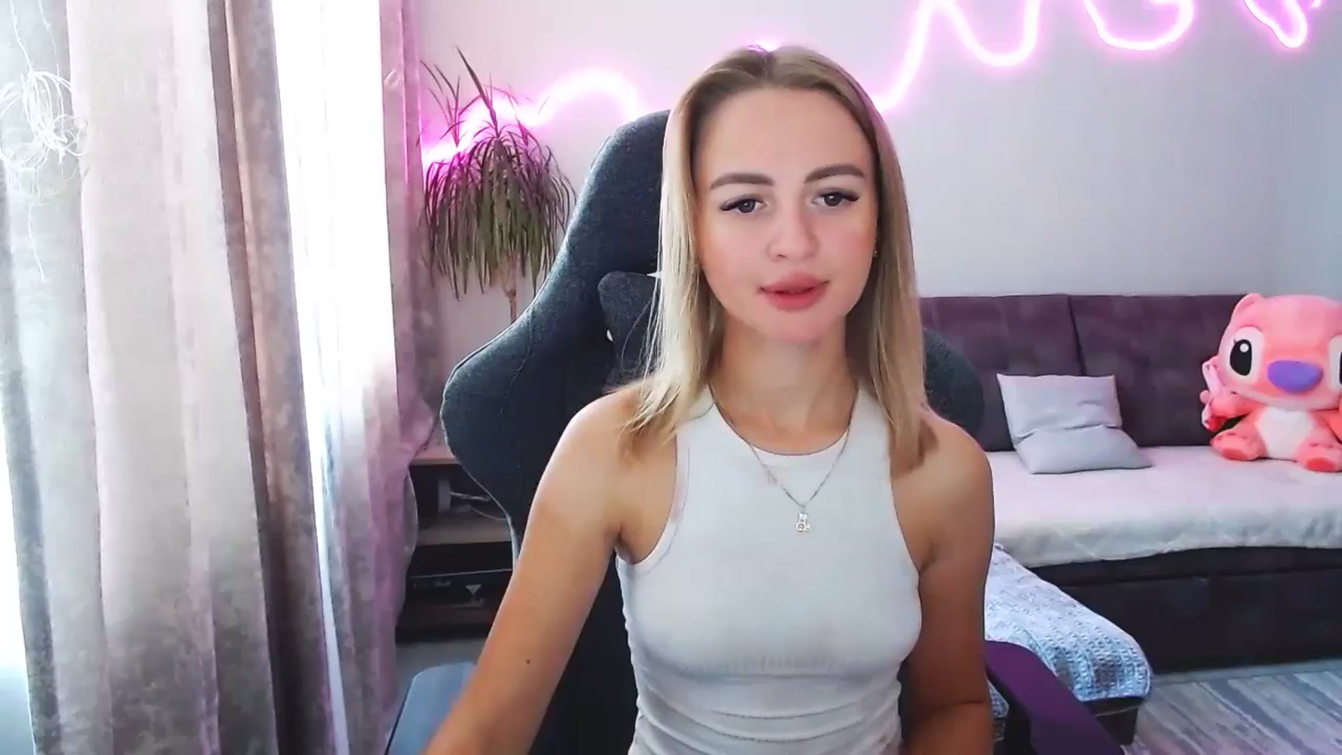 Gallery image thumbnail from BlackLovee's myfreecams stream on, 08/31/2025, 08:45 image 18 of 20