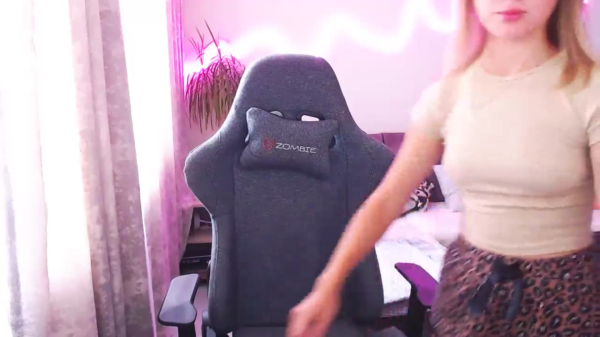 Gallery image thumbnail from BlackLovee's myfreecams stream on, 09/01/2025, 08:31 image 8 of 20