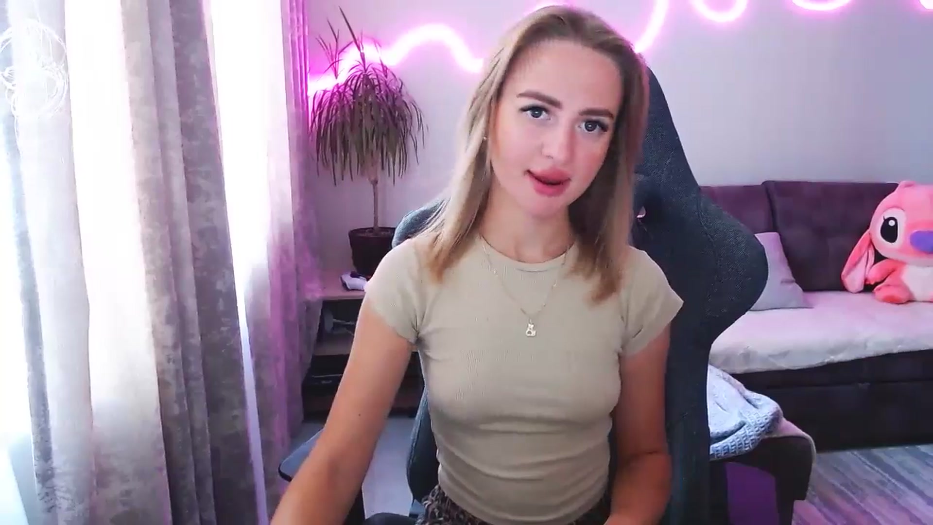 Gallery image thumbnail from BlackLovee's myfreecams stream on, 09/01/2025, 08:31 image 2 of 20
