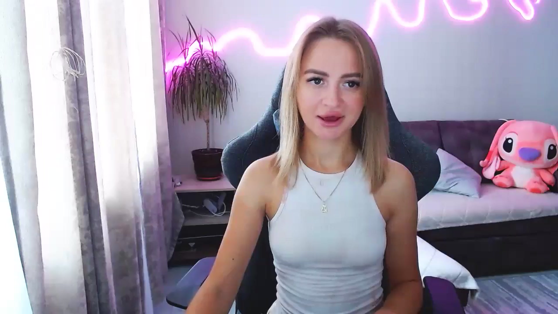 Gallery image thumbnail from BlackLovee's myfreecams stream on, 09/04/2025, 08:02 image 6 of 20