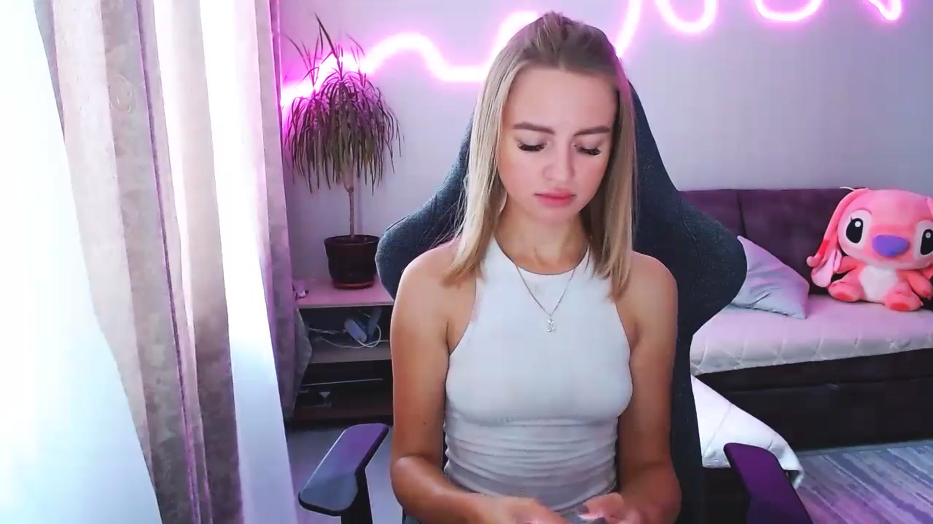 Gallery image thumbnail from BlackLovee's myfreecams stream on, 09/04/2025, 09:32 image 15 of 20