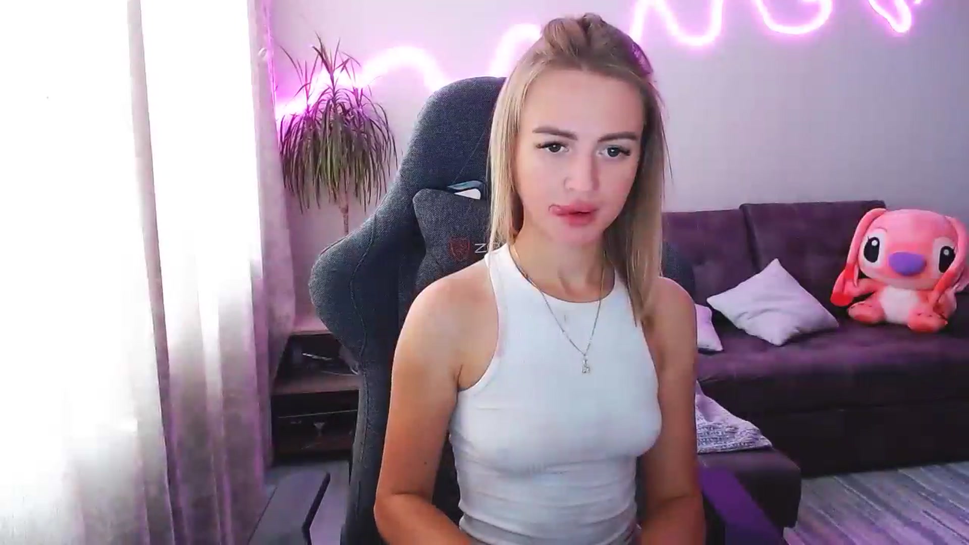 Gallery image thumbnail from BlackLovee's myfreecams stream on, 09/09/2025, 11:06 image 13 of 20