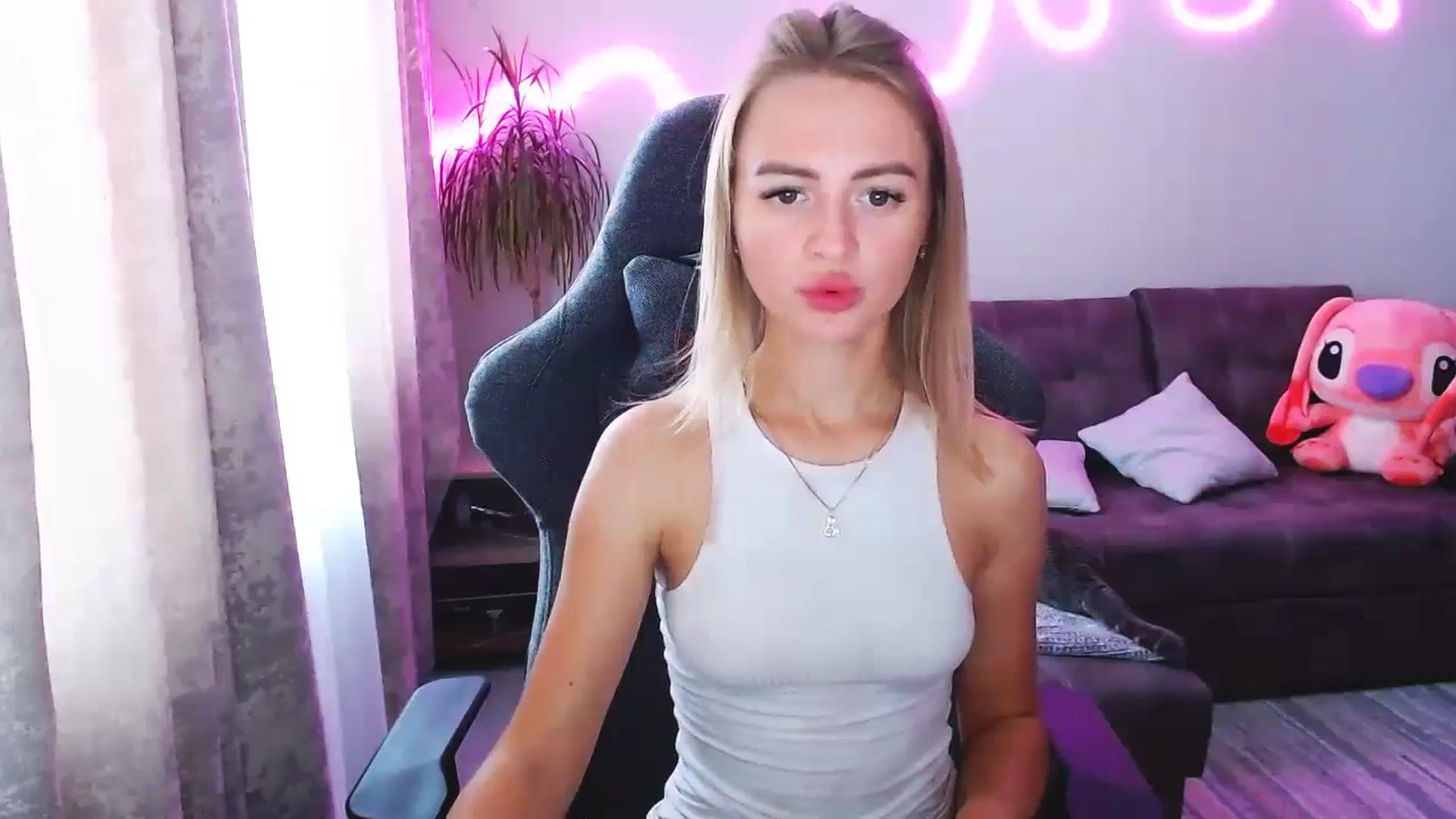 Gallery image thumbnail from BlackLovee's myfreecams stream on, 09/09/2025, 13:40 image 18 of 20