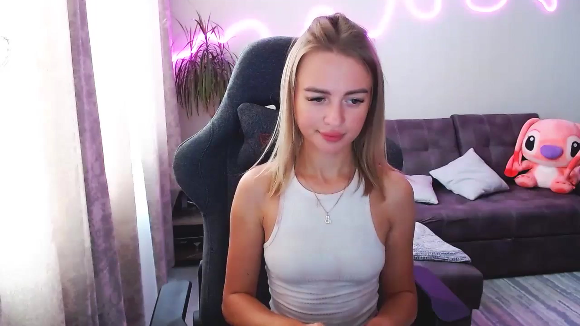 Gallery image thumbnail from BlackLovee's myfreecams stream on, 09/09/2025, 13:40 image 6 of 20