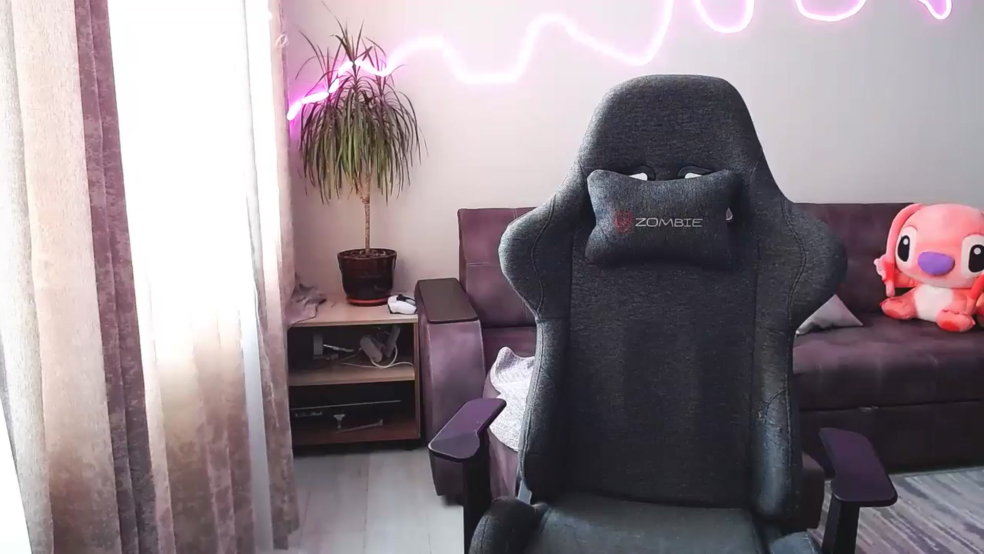 Gallery image thumbnail from BlackLovee's myfreecams stream on, 09/10/2025, 10:38 image 10 of 20