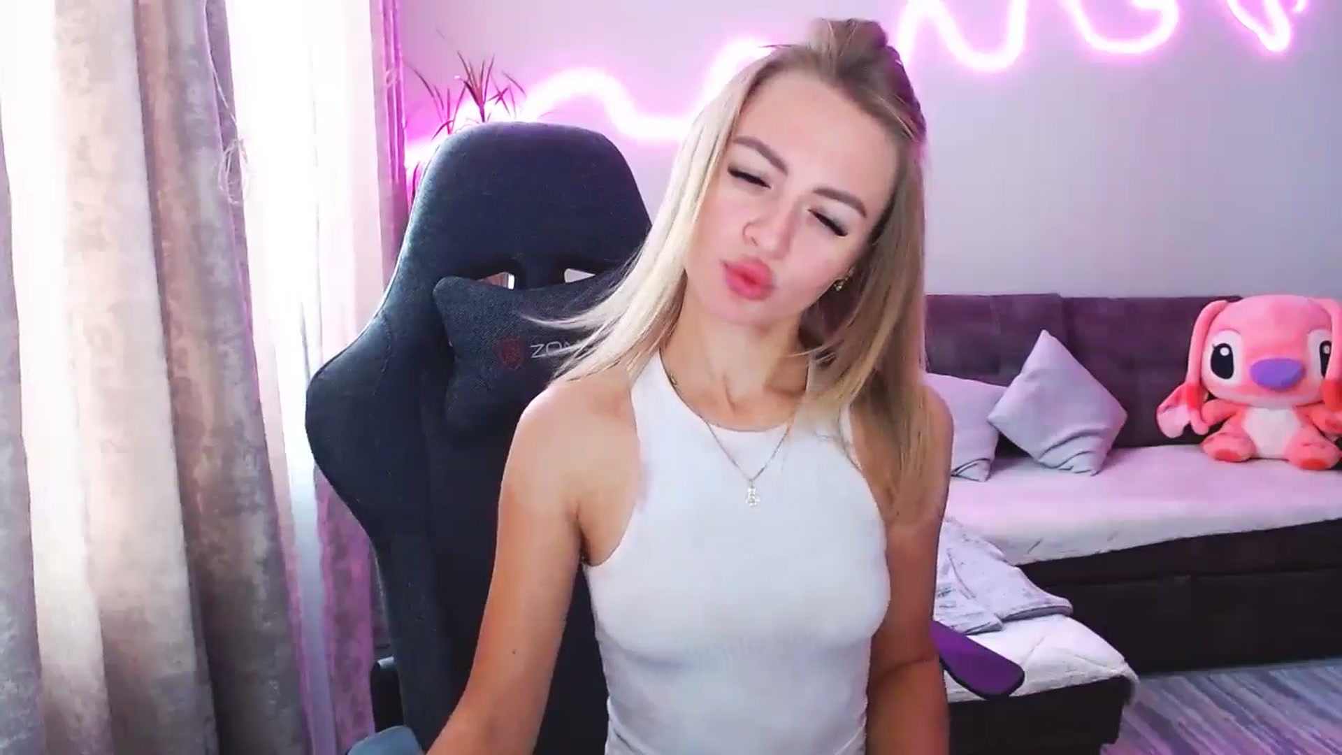 Gallery image thumbnail from BlackLovee's myfreecams stream on, 09/11/2025, 12:59 image 7 of 20