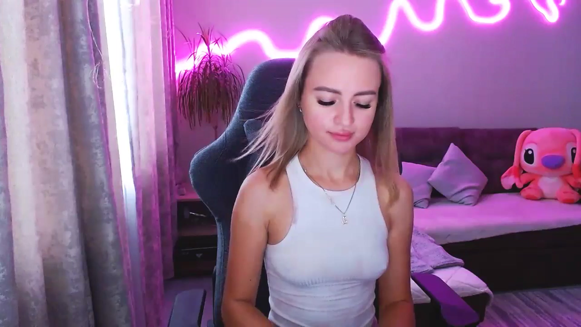 Gallery image thumbnail from BlackLovee's myfreecams stream on, 09/11/2025, 12:59 image 18 of 20