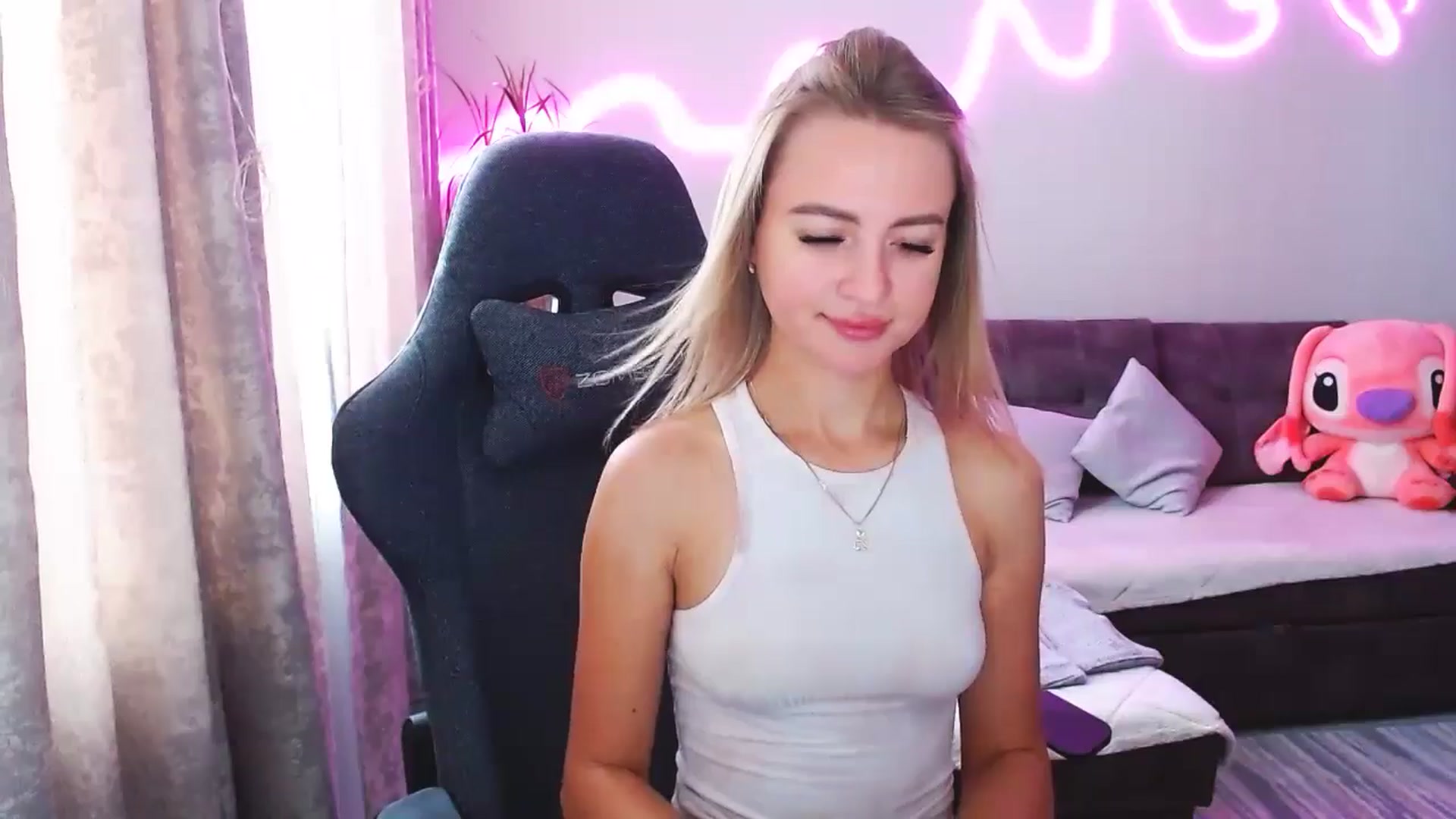 Gallery image thumbnail from BlackLovee's myfreecams stream on, 09/11/2025, 12:59 image 8 of 20