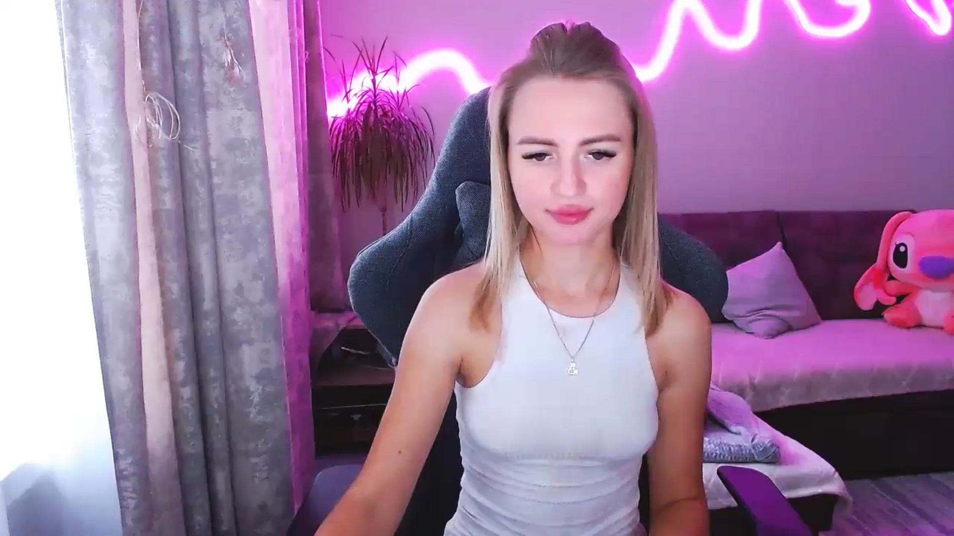 Gallery image thumbnail from BlackLovee's myfreecams stream on, 09/20/2025, 13:19 image 14 of 20