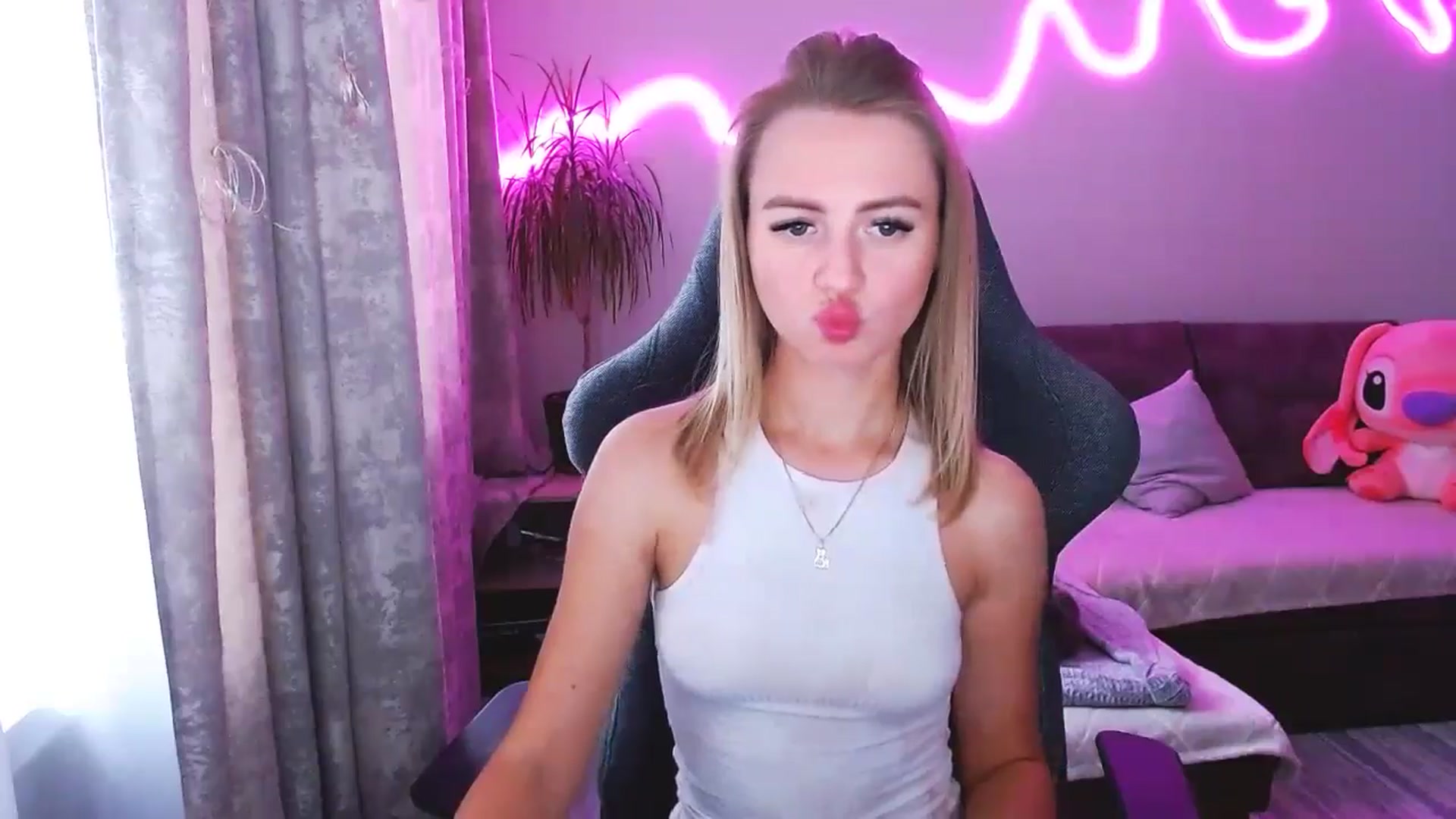 Gallery image thumbnail from BlackLovee's myfreecams stream on, 09/20/2025, 13:19 image 19 of 20