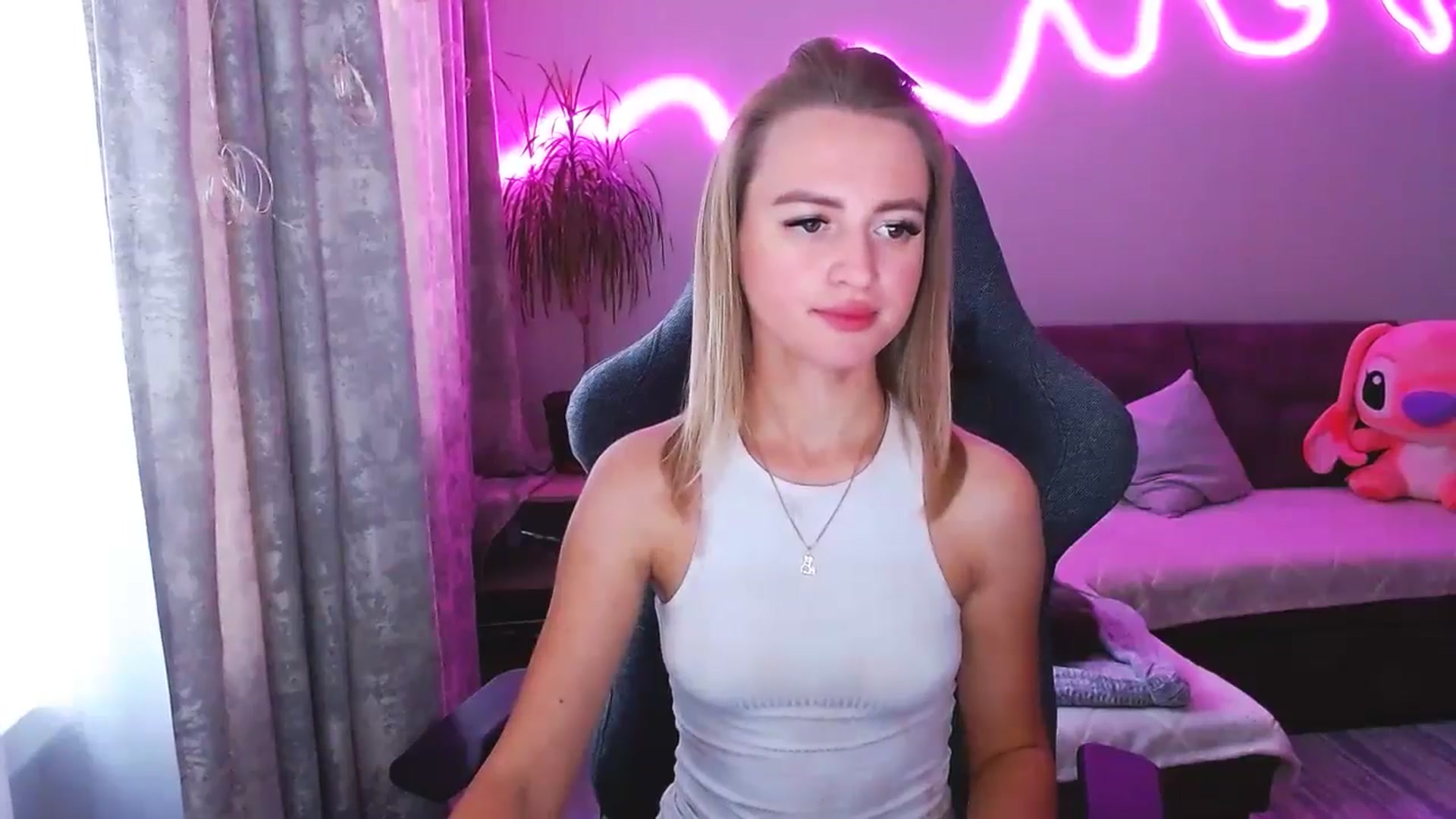 Gallery image thumbnail from BlackLovee's myfreecams stream on, 09/20/2025, 13:31 image 16 of 20