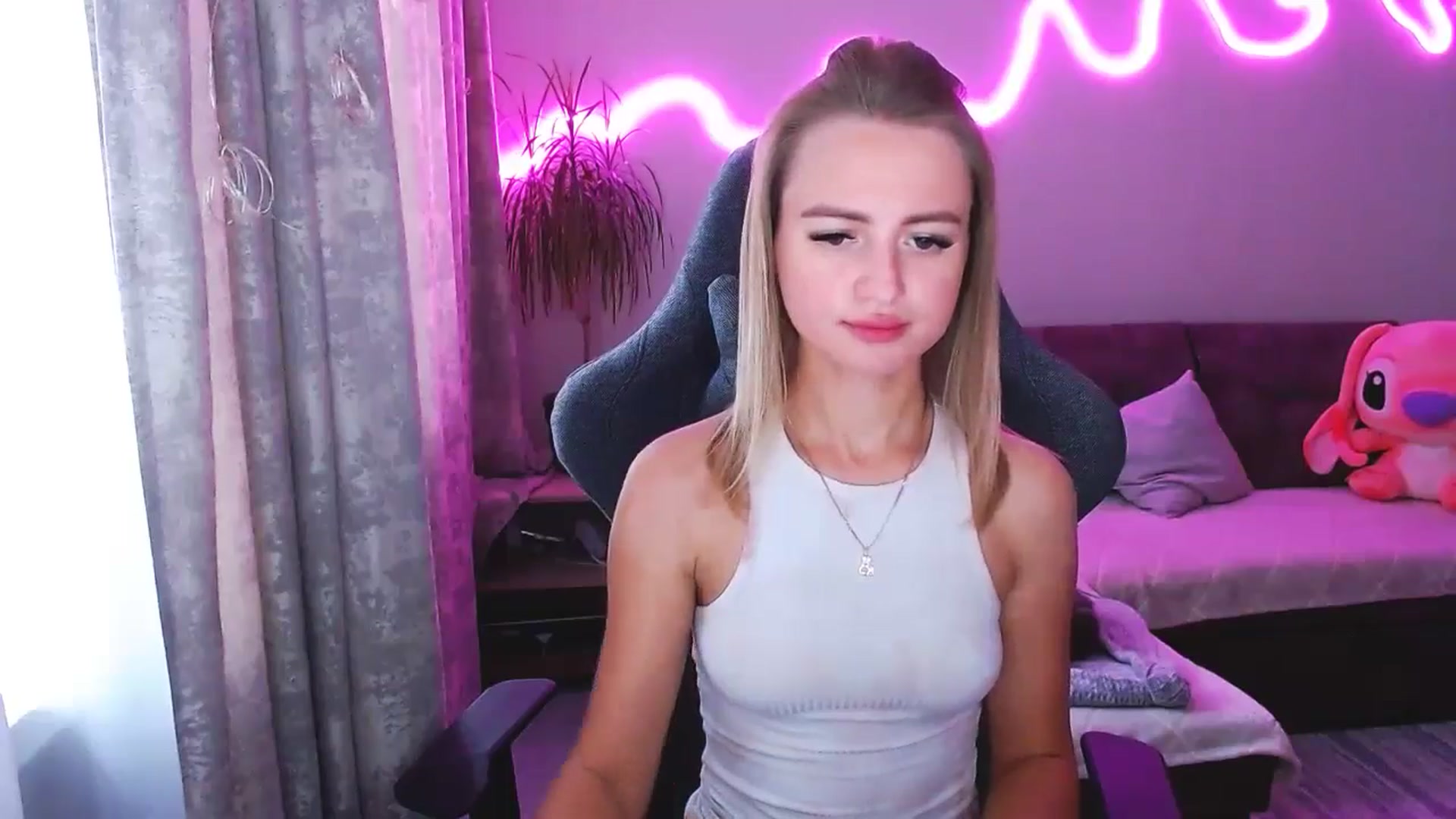 Gallery image thumbnail from BlackLovee's myfreecams stream on, 09/20/2025, 13:31 image 14 of 20