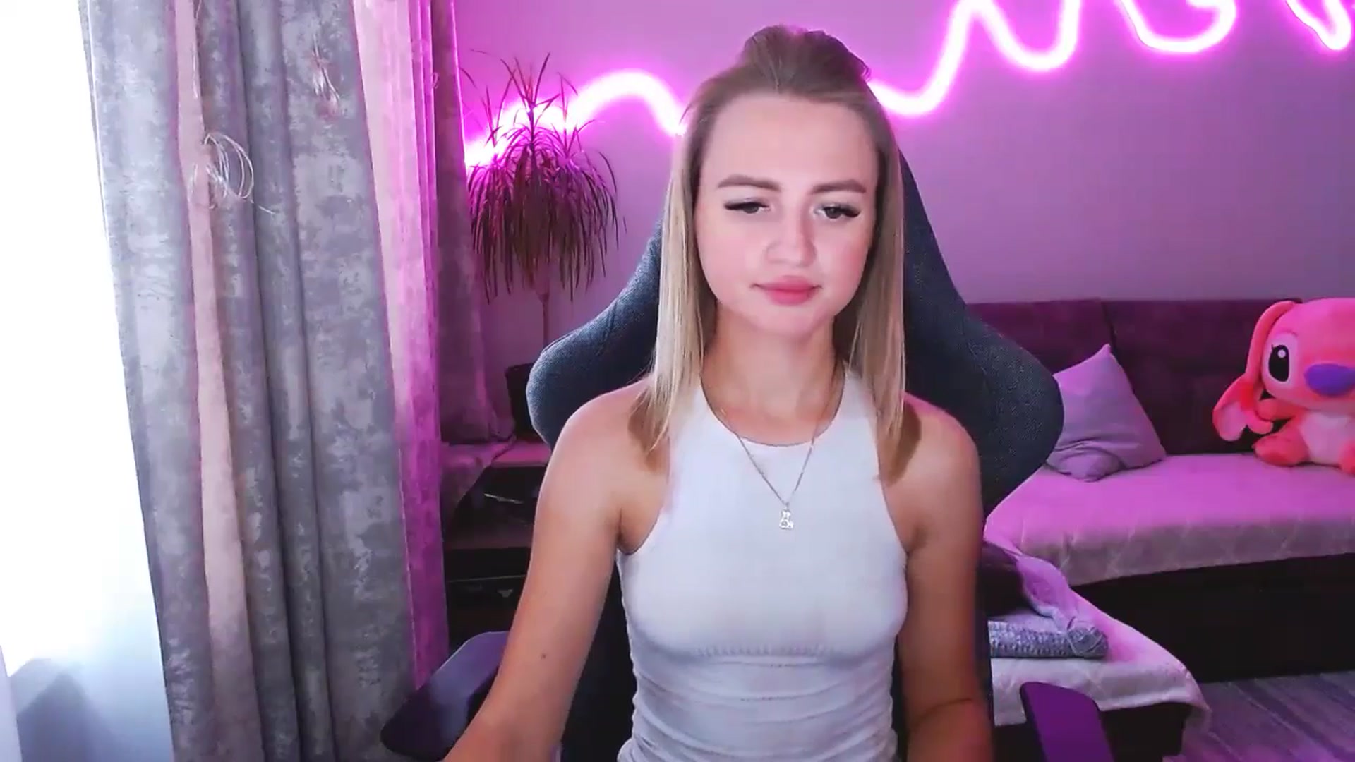 Gallery image thumbnail from BlackLovee's myfreecams stream on, 09/20/2025, 13:31 image 9 of 20