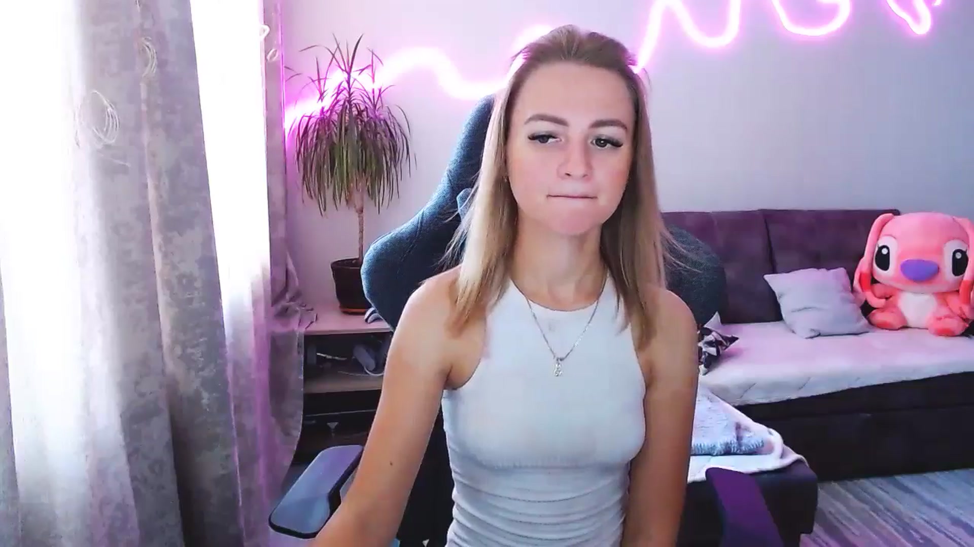 Gallery image thumbnail from BlackLovee's myfreecams stream on, 09/23/2025, 08:36 image 6 of 20