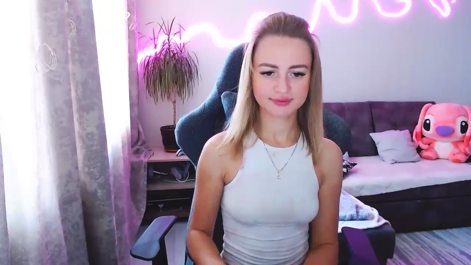 Gallery image thumbnail from BlackLovee's myfreecams stream on, 09/23/2025, 08:36 image 4 of 20