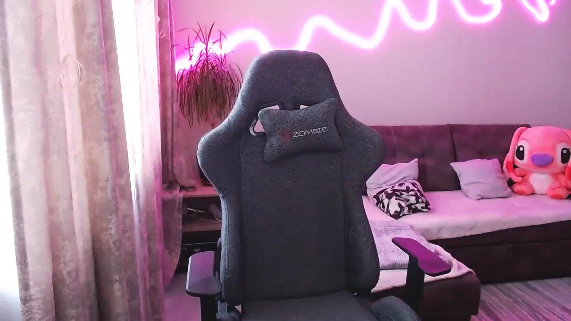 Gallery image thumbnail from BlackLovee's myfreecams stream on, 09/23/2025, 13:47 image 5 of 20