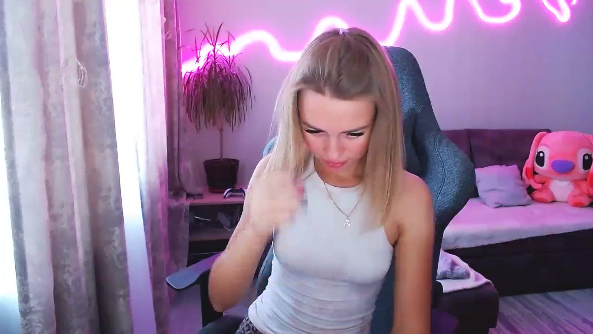 Gallery image thumbnail from BlackLovee's myfreecams stream on, 09/23/2025, 13:47 image 10 of 20