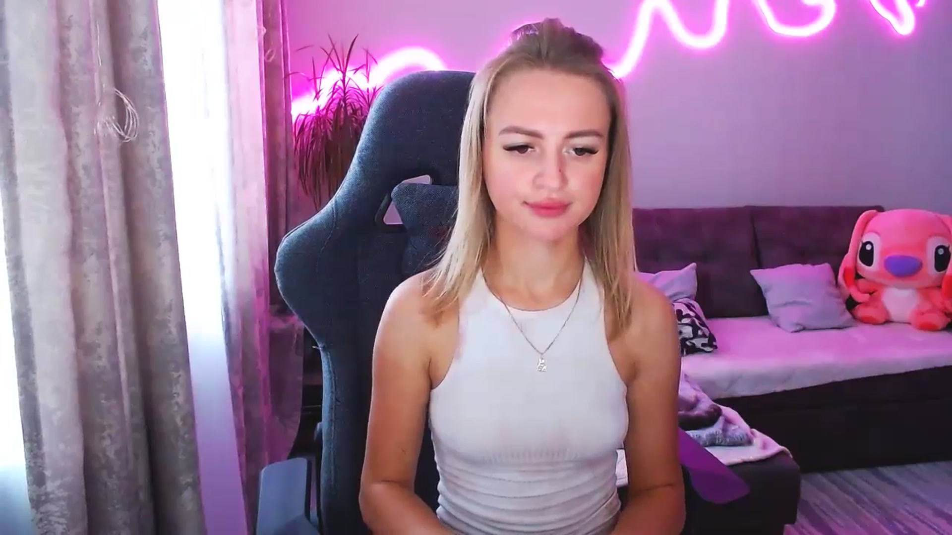 Gallery image thumbnail from BlackLovee's myfreecams stream on, 09/23/2025, 13:47 image 18 of 20