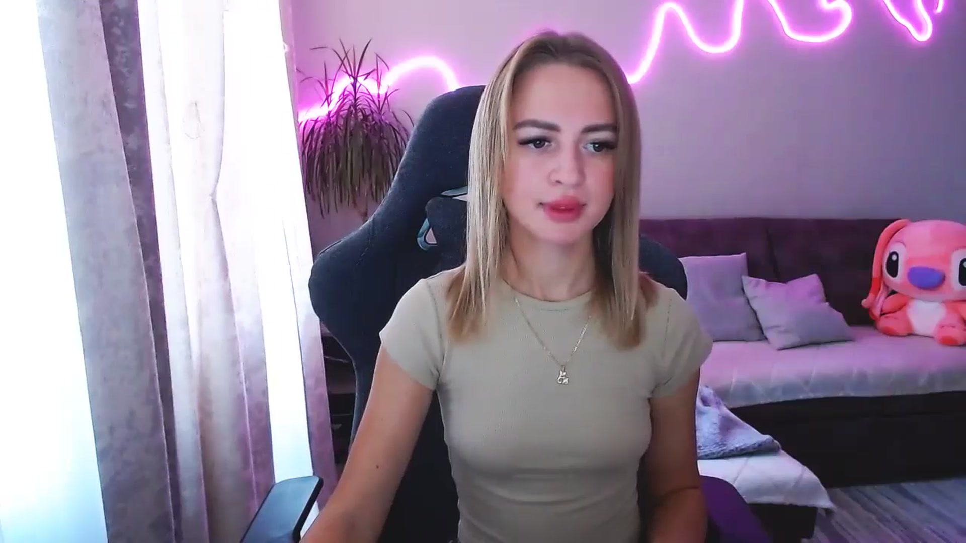 Gallery image thumbnail from BlackLovee's myfreecams stream on, 09/24/2025, 08:33 image 13 of 20